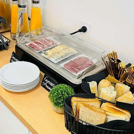 Break & Les Carmes Dechaux Apartmanhotel Clermont-Ferrand
